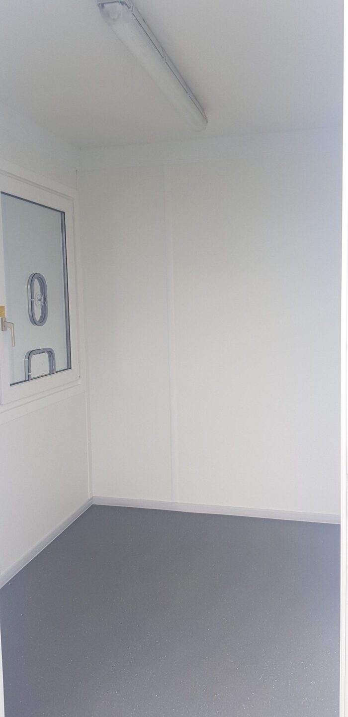BATIMODULE 20′ Bureau semi vitré + cabine accueil – Image 4