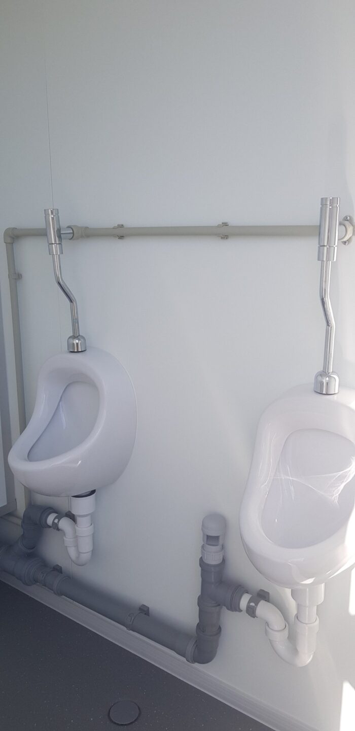 BATIMODULE 20′ Sanitaire (4 WC-1 WC PMR-2 URINOIRS-3 LAVABOS) – Image 10