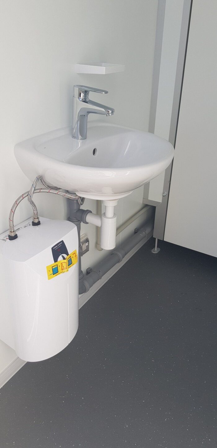 BATIMODULE 20′ Sanitaire (4 WC-1 WC PMR-2 URINOIRS-3 LAVABOS) – Image 11