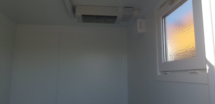 BATIMODULE 20′ Sanitaire (4 WC-1 WC PMR-2 URINOIRS-3 LAVABOS) – Image 16