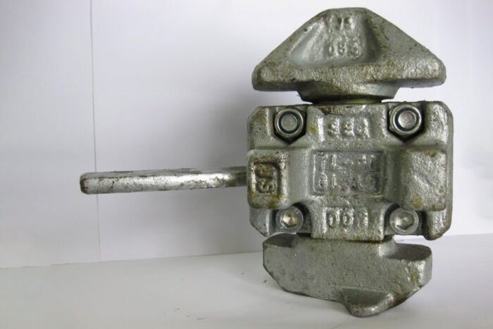 Twistlock